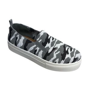 NEW Steve Madden platform grey army print sneakers